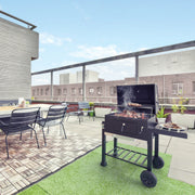 Asador de carbón de 24' con tapa, negro, FIERO