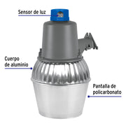 Luminario suburbano con foco LED 30W 6500K y sensor de luz